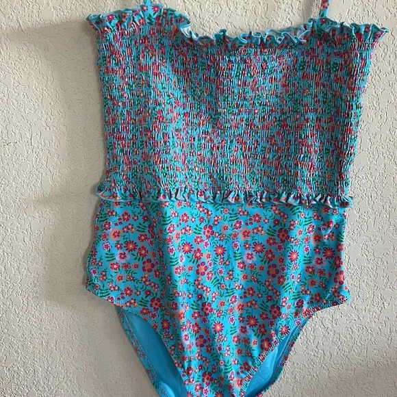 SOLID & STRIPED The Vera Smocked One-piece Swimsuit In Ditsy Floral - Picture 6 of 10